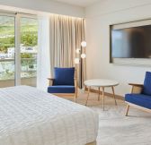 SPLIT - LE MERIDIEN LAW 19