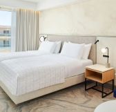 SPLIT - LE MERIDIEN LAW 16
