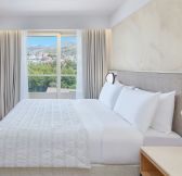 SPLIT - LE MERIDIEN LAW 11