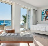 SPLIT - LE MERIDIEN LAW 9