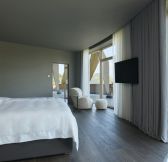 ITALIE - COMO Alpina Dolomites - AlpinaChaletSuite_Bedroom