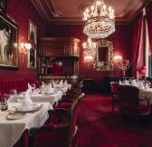 RAKOUSKO - hotel Sacher Wien - Restaurant Rote Bar