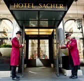 RAKOUSKO - hotel Sacher Wien - Wagenmeister Front